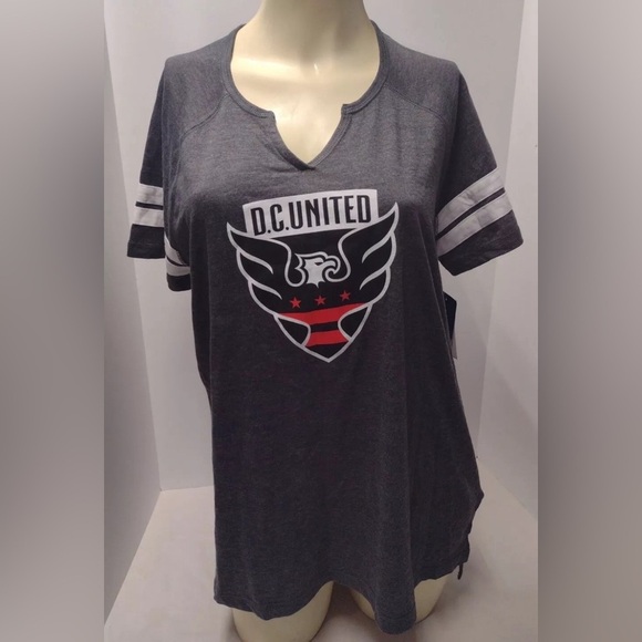 MLS Soccer D.C. United Team Crest Charcoal Gray Short Sleeve V-Neck T-Shirt XL - Picture 1 of 6